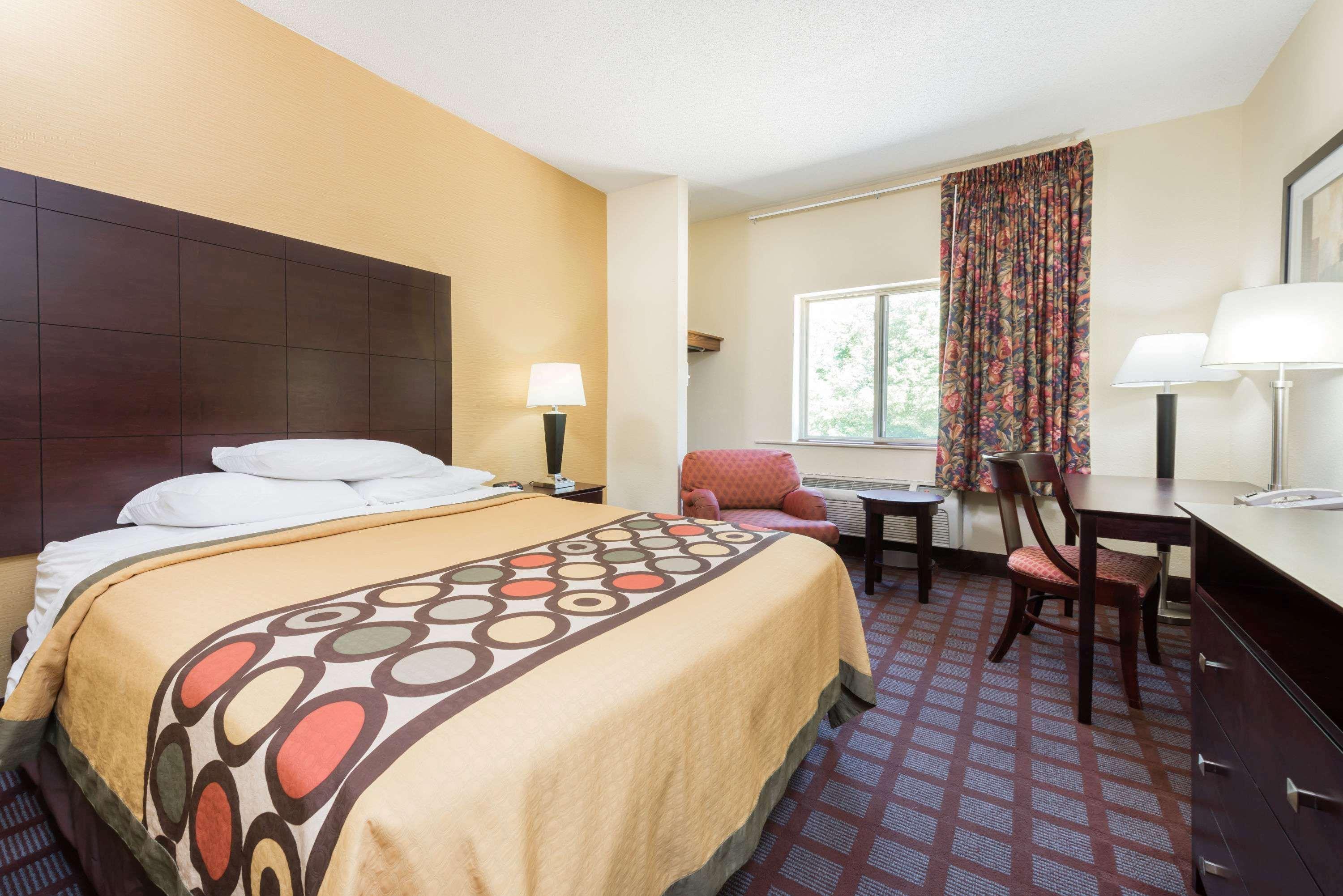 Super 8 By Wyndham Bloomington University Area מראה חיצוני תמונה